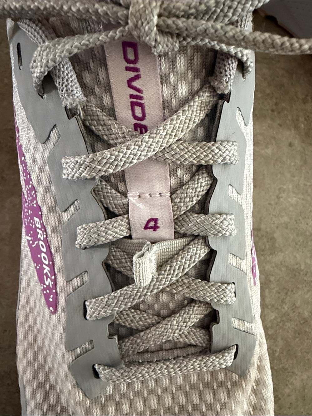 Brooks Women’s Divide 4 Trail Running Shoes in Light Gray with Purple Logo - Picture 3 of 7